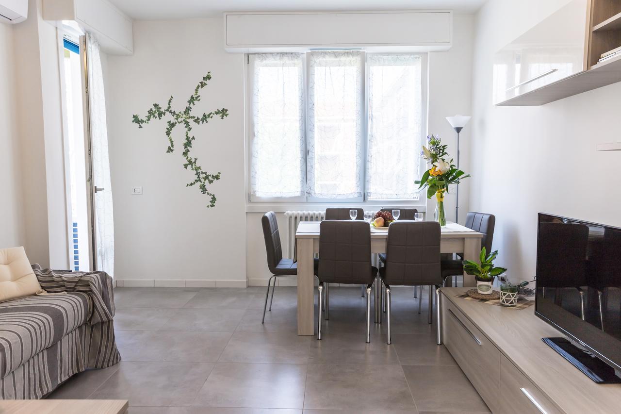 Business Balcony Flat Appartamento Milano