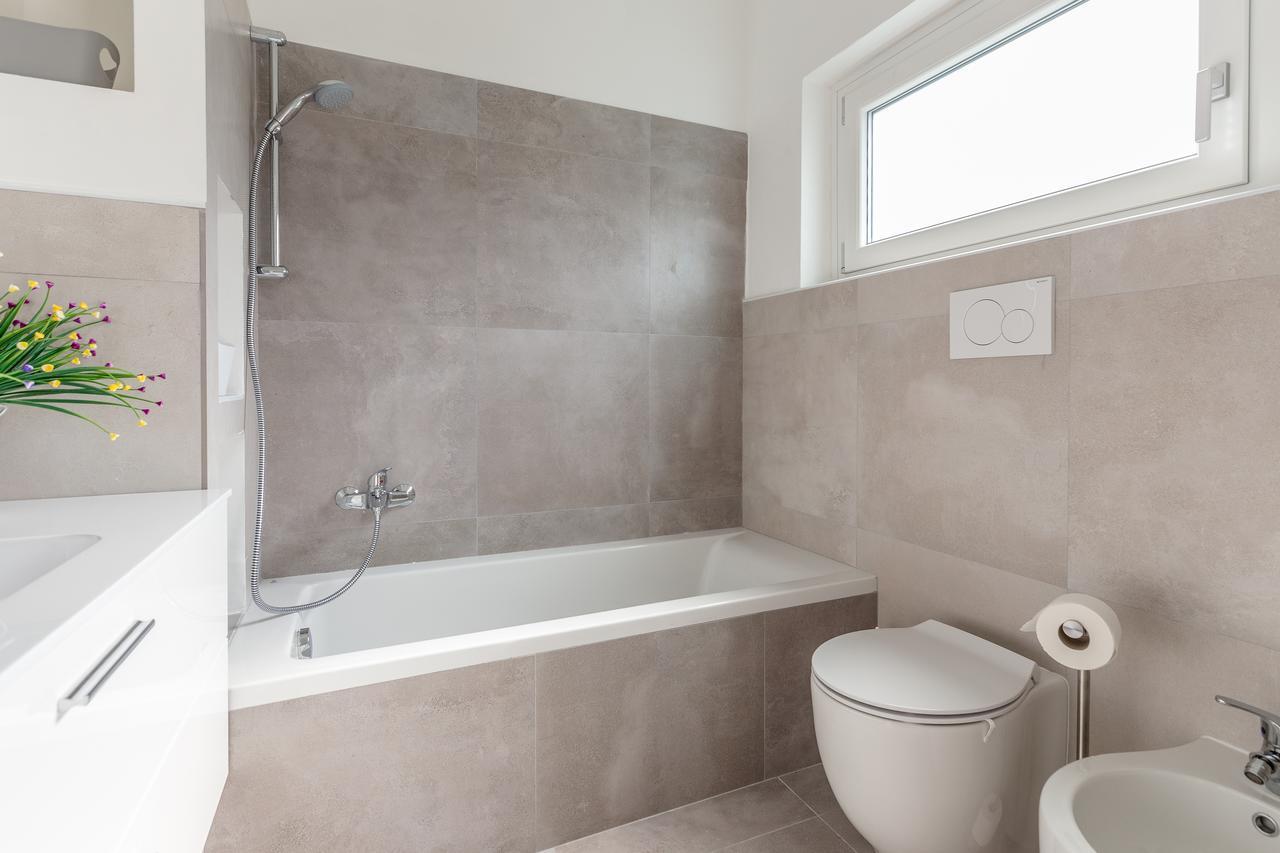 Business Balcony Flat Milano
